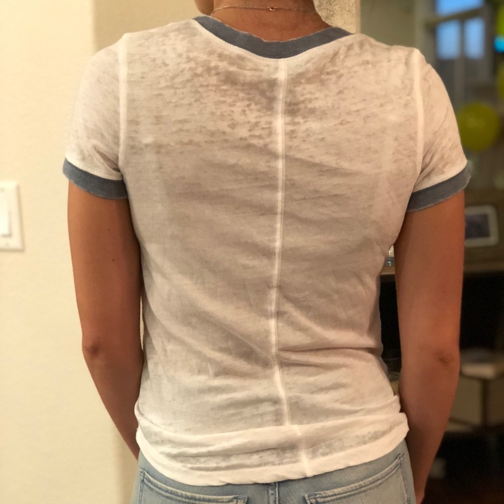 Basic white tee - Picture 2 of 2